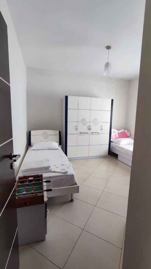 Lolu Apartment Plus Privat Parking Vlorë Esterno foto