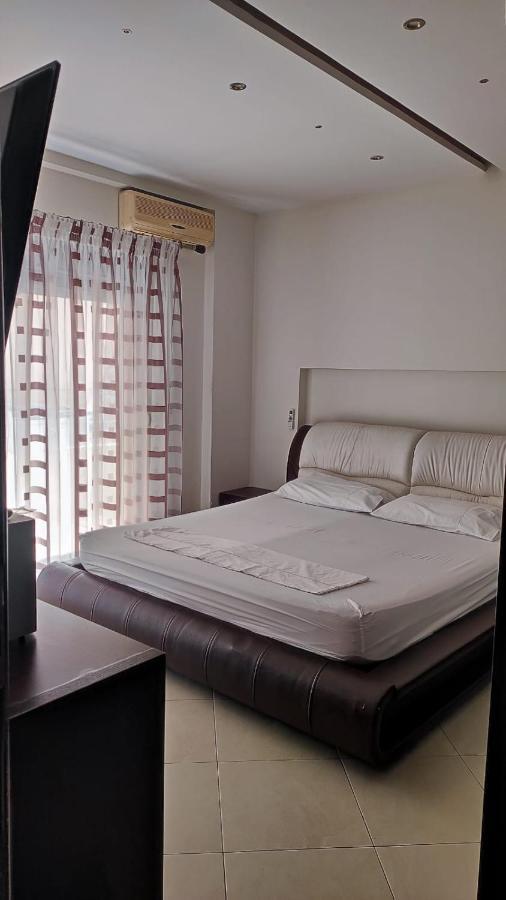 Lolu Apartment Plus Privat Parking Vlorë Esterno foto
