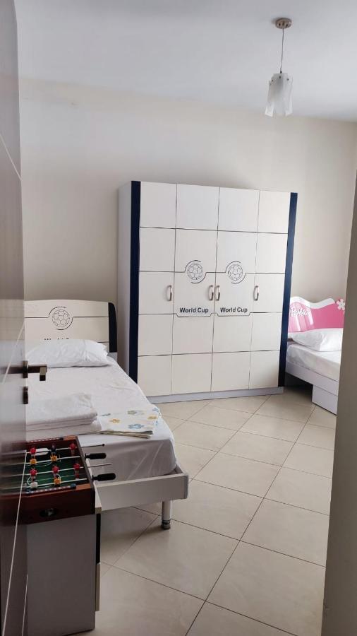 Lolu Apartment Plus Privat Parking Vlorë Esterno foto