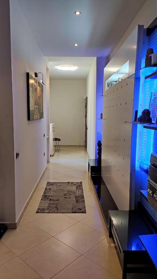 Lolu Apartment Plus Privat Parking Vlorë Esterno foto