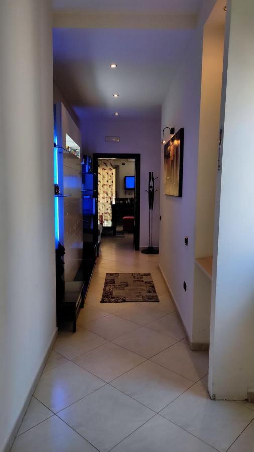 Lolu Apartment Plus Privat Parking Vlorë Esterno foto
